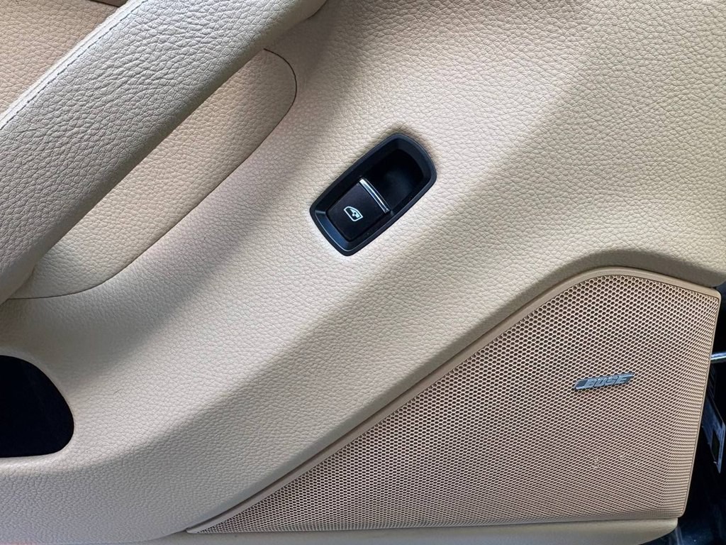 2014 Porsche Panamera Image 19