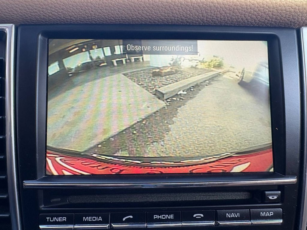 2014 Porsche Panamera Image 31