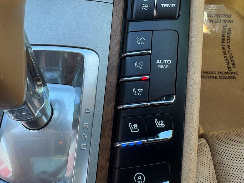 2014 Porsche Panamera Image 39