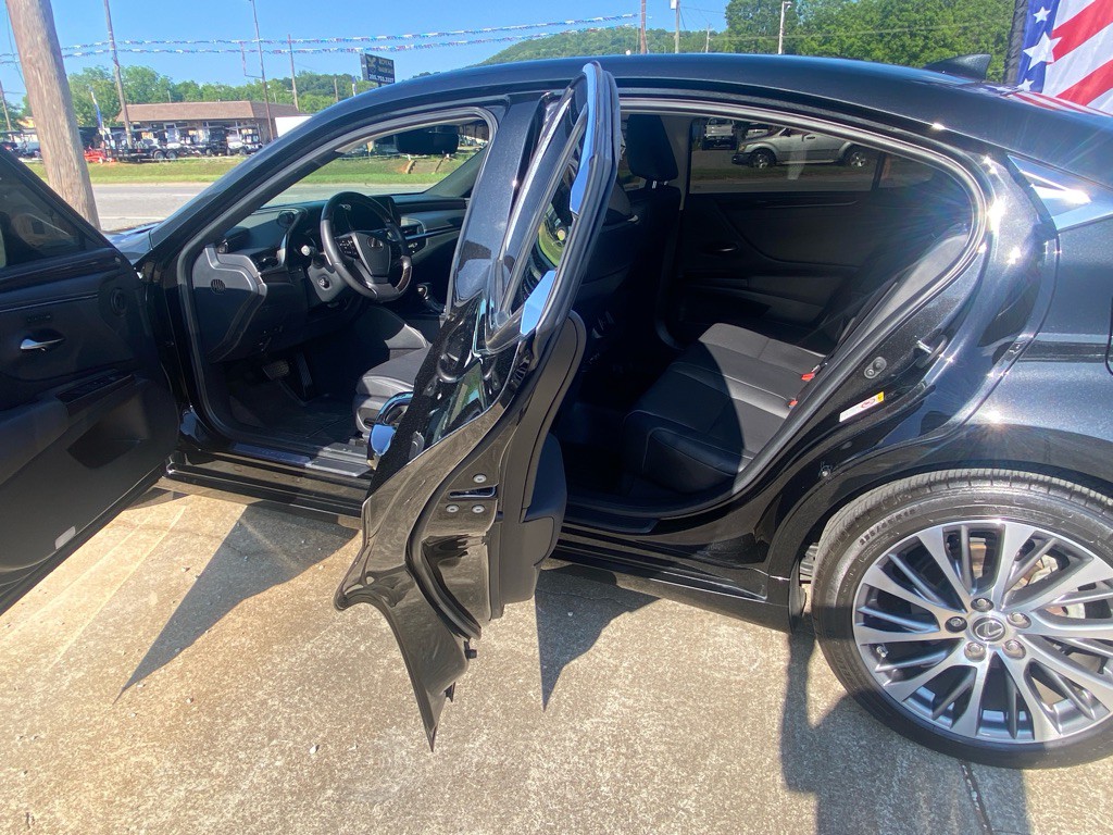 2019 Lexus ES 350 Image 8
