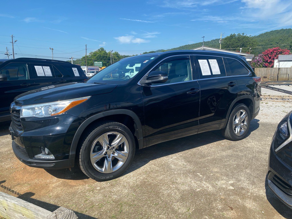 2015 Toyota Highlander Image 2