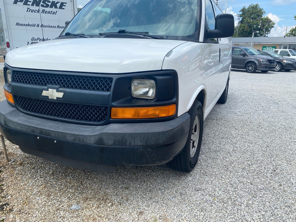 2008 Chevrolet Express Image 1