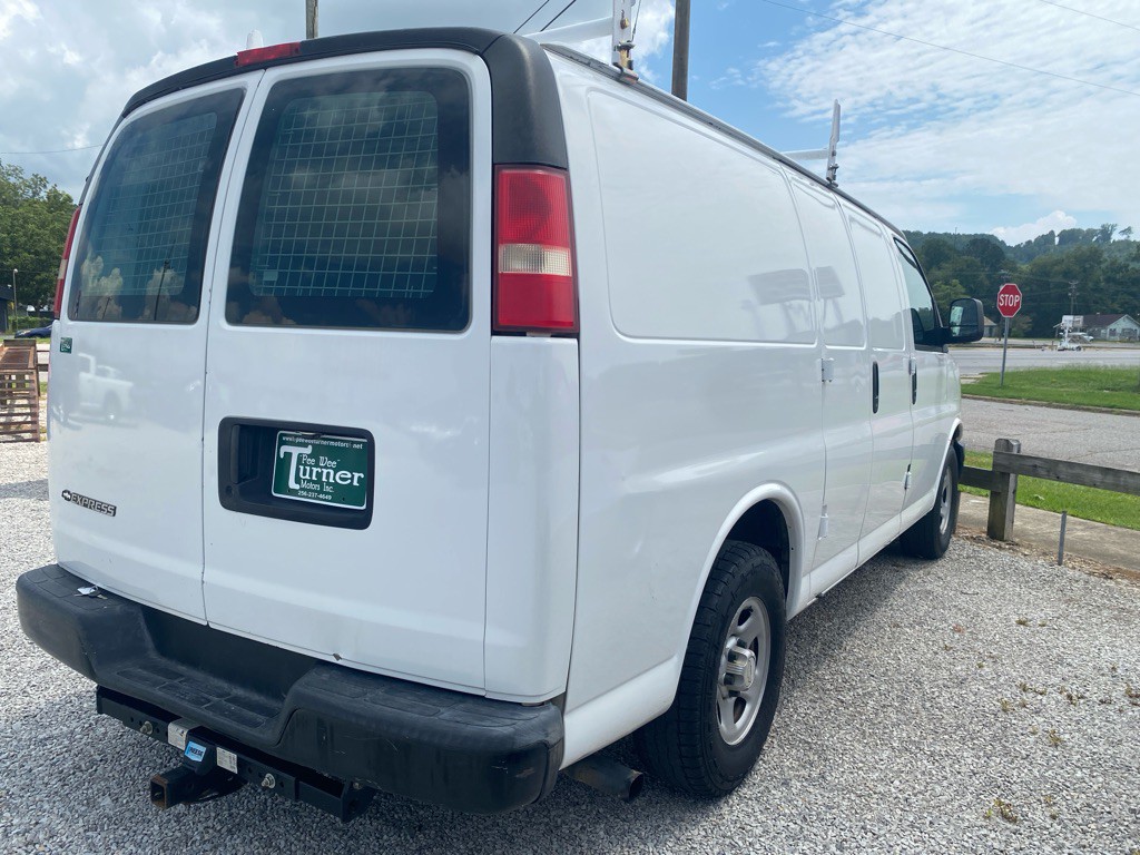 2008 Chevrolet Express Image 3