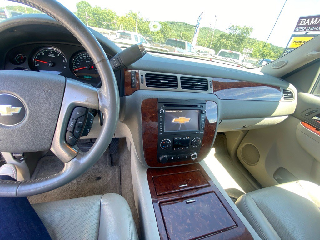 2012 Chevrolet Avalanche Image 6