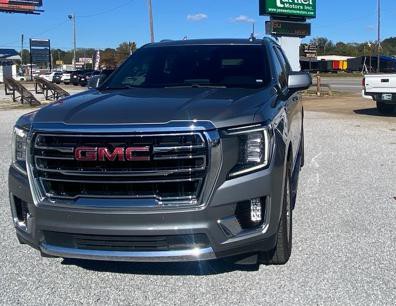 2023 GMC Yukon Image 3