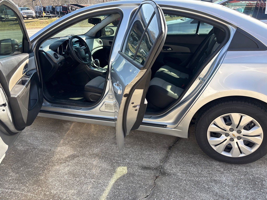 2014 Chevrolet Cruze Image 4