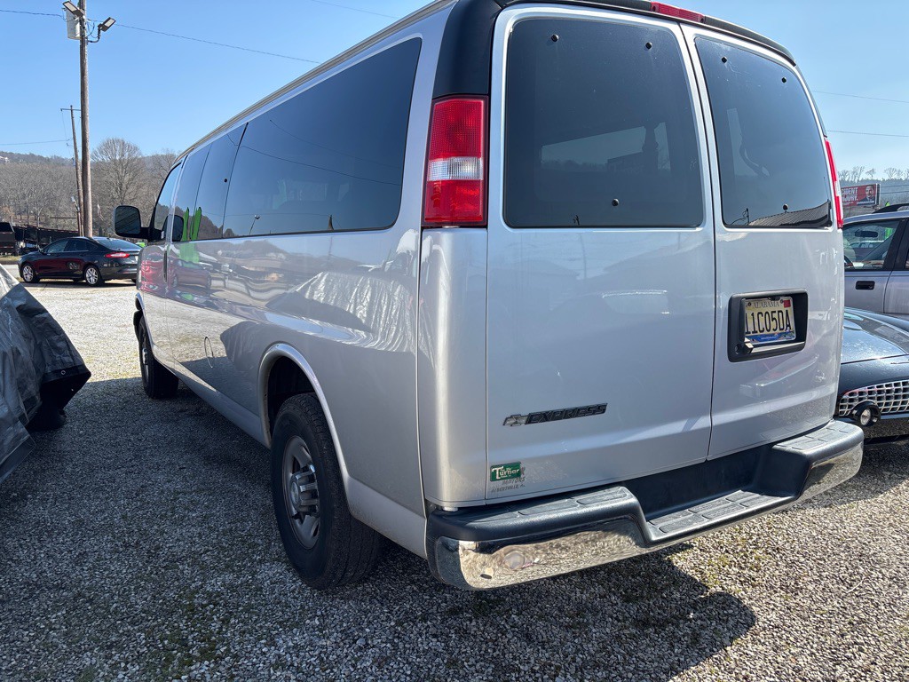2020 Chevrolet Express Image 3