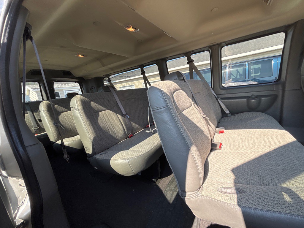 2020 Chevrolet Express Image 4