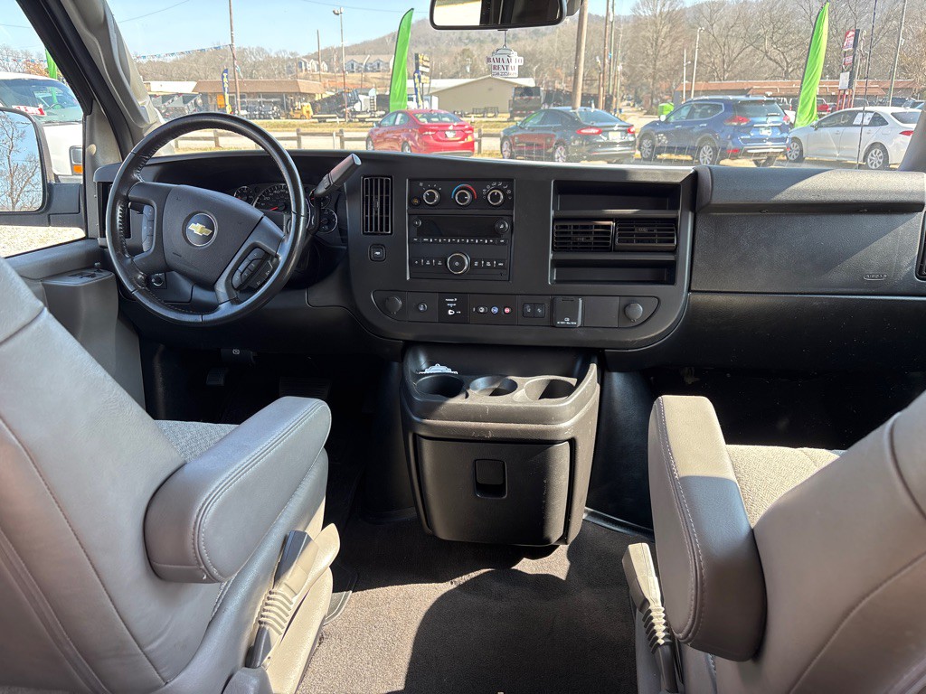 2020 Chevrolet Express Image 5