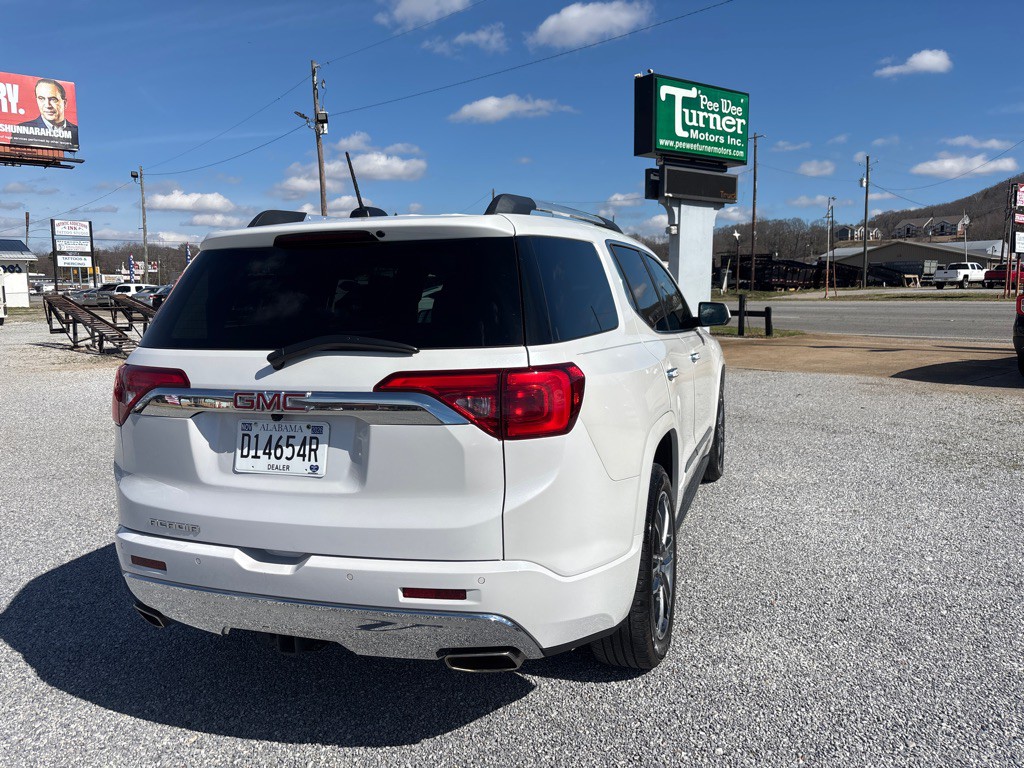2017 GMC Acadia Image 2
