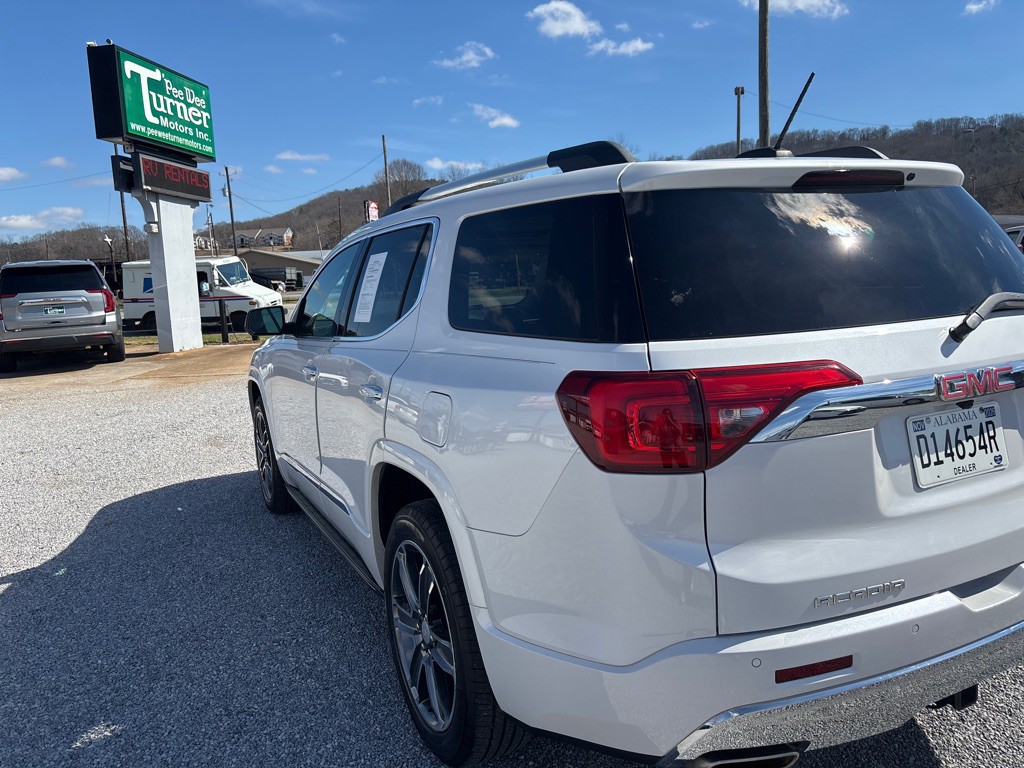 2017 GMC Acadia Image 7