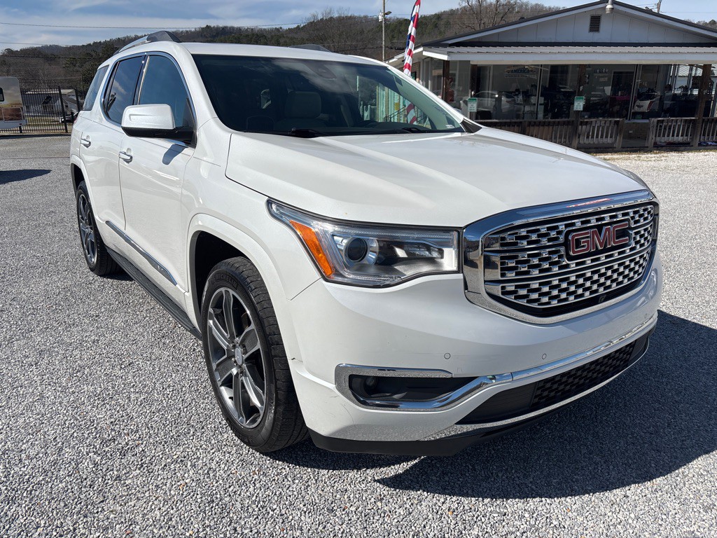2017 GMC Acadia Image 4