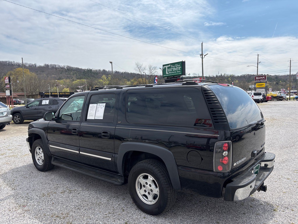 2005 Chevrolet Suburban Image 2