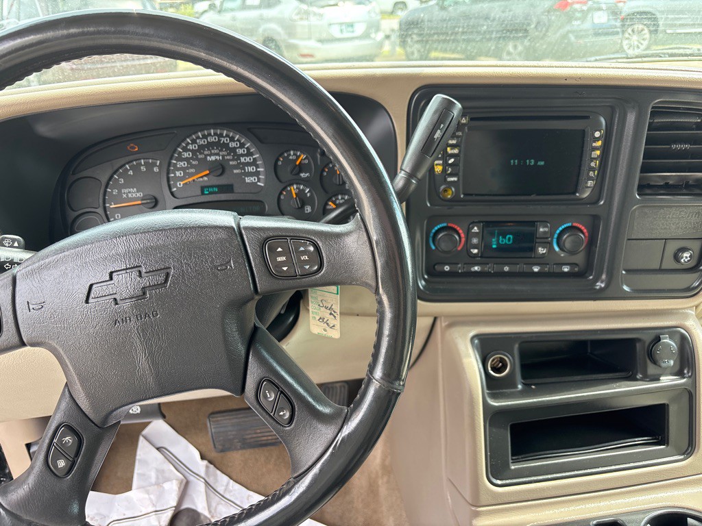 2005 Chevrolet Suburban Image 6