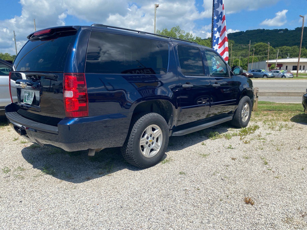 2008 Chevrolet Suburban Image 3