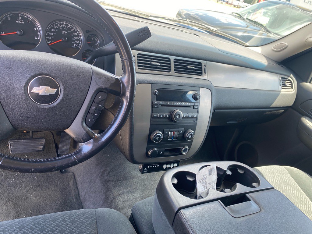 2008 Chevrolet Suburban Image 7