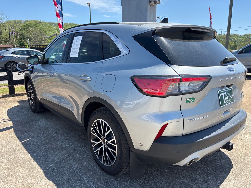 2021 Ford Escape Image 2