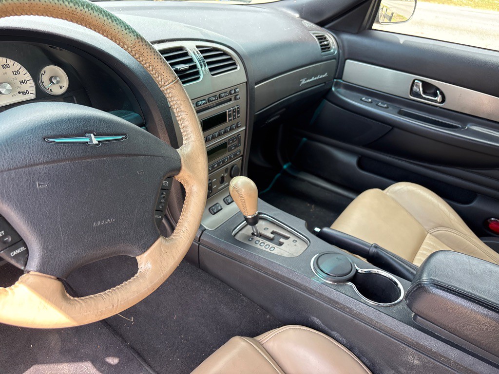 2005 Ford Thunderbird Image 4