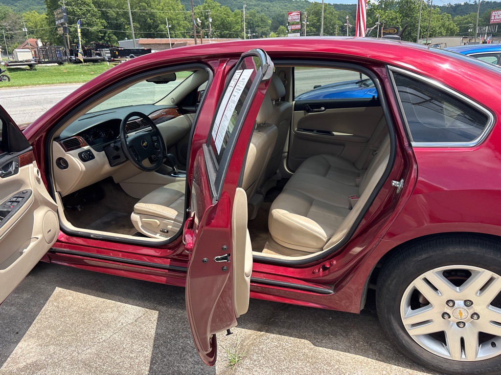 2011 Chevrolet Impala Image 4