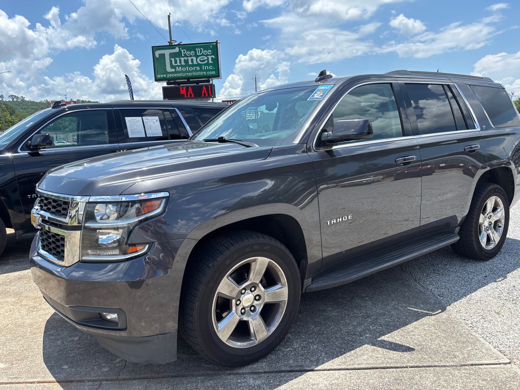 2017 Chevrolet Tahoe Image 2