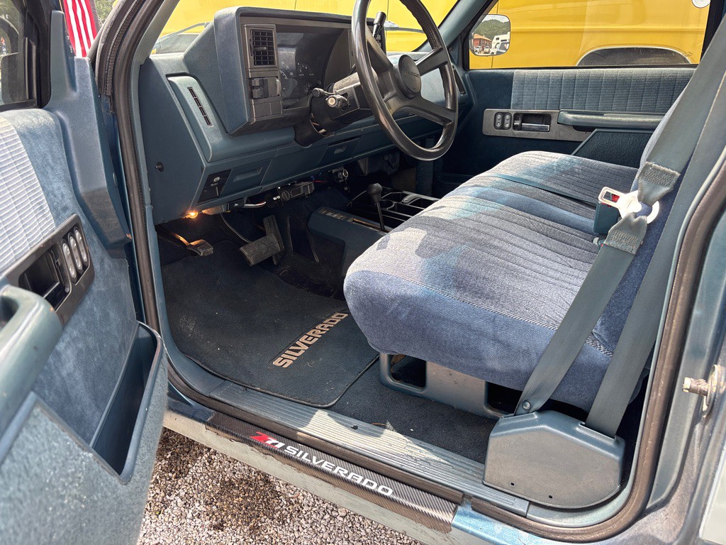 1990 Chevrolet C/K Image 5
