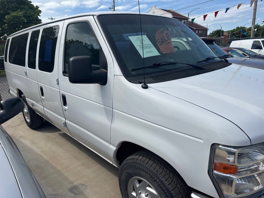 2011 Ford Econoline Image 3