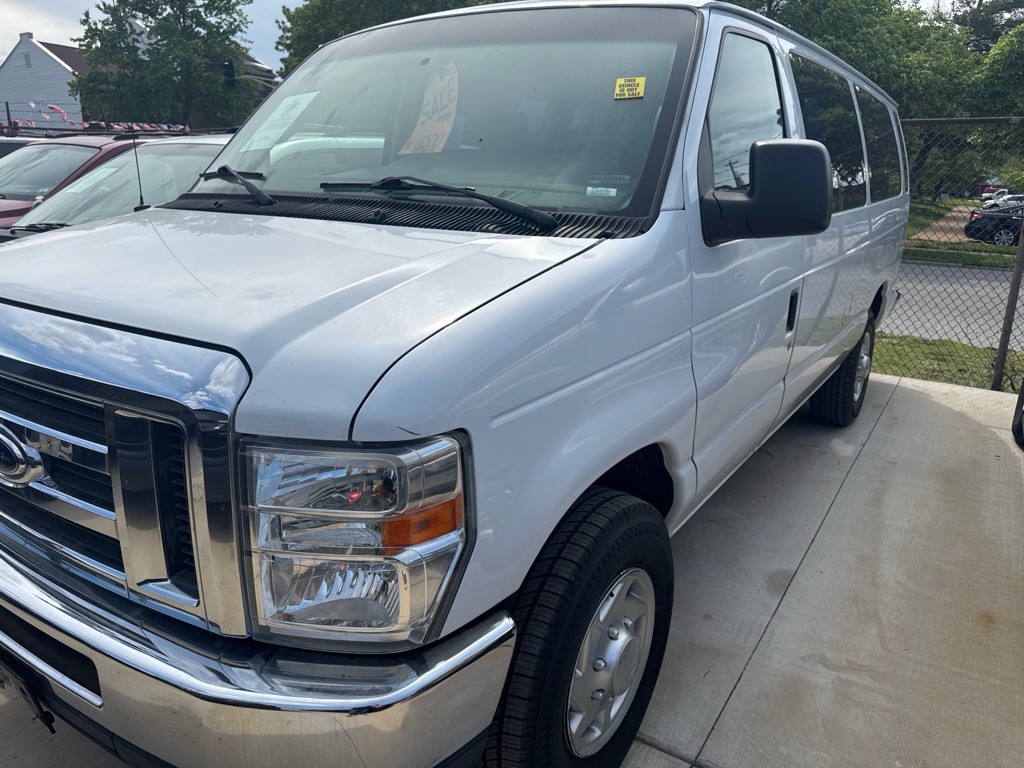 2011 Ford Econoline Image 10