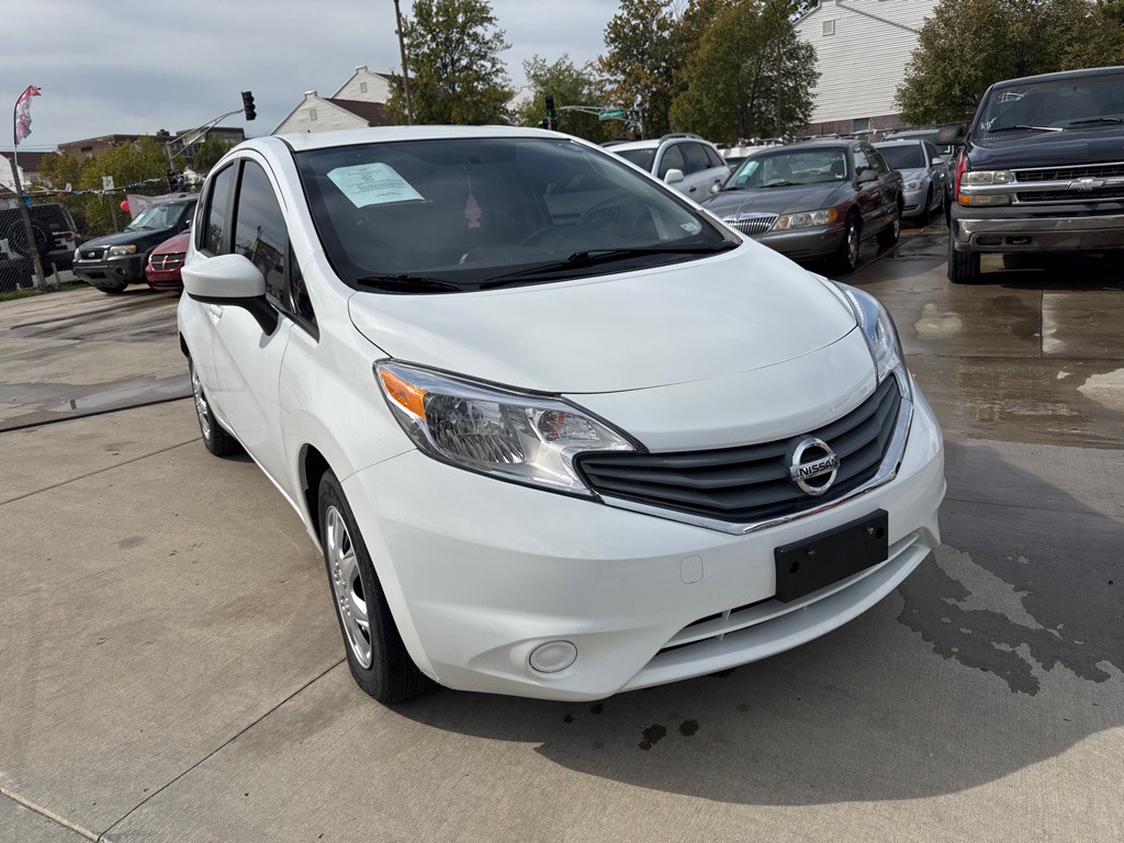 2015 Nissan Versa Image 5