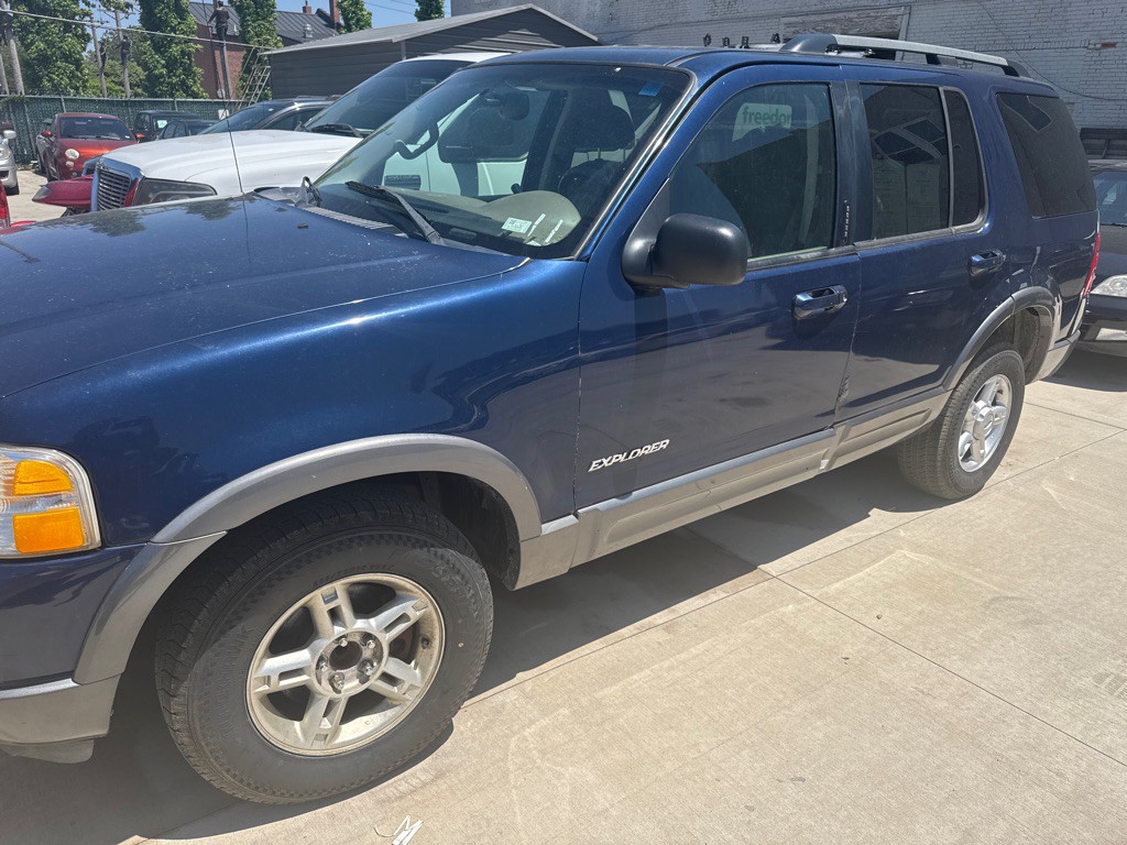 2004 Ford Explorer Image 1