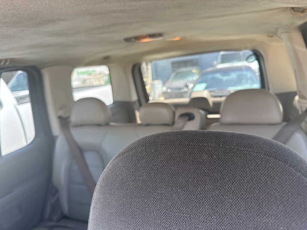 2004 Ford Explorer Image 3