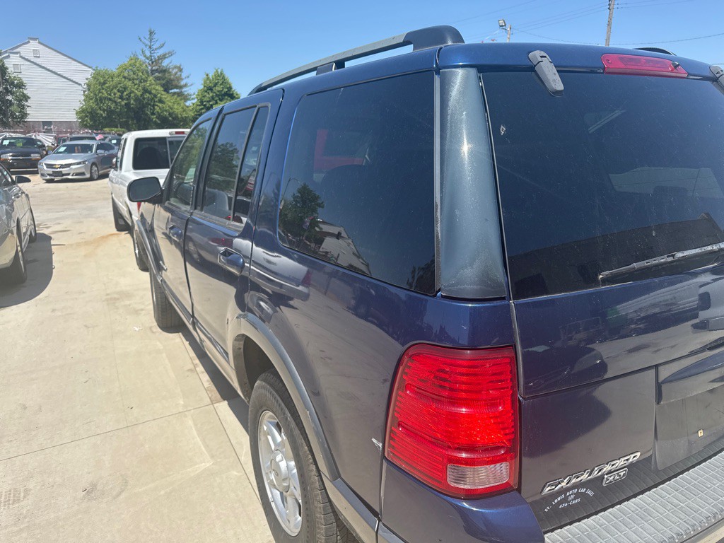 2004 Ford Explorer Image 4