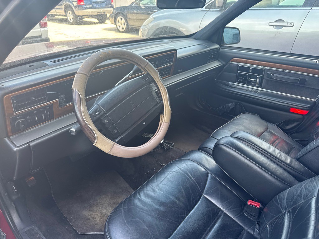 1991 Lincoln Continental Image 4