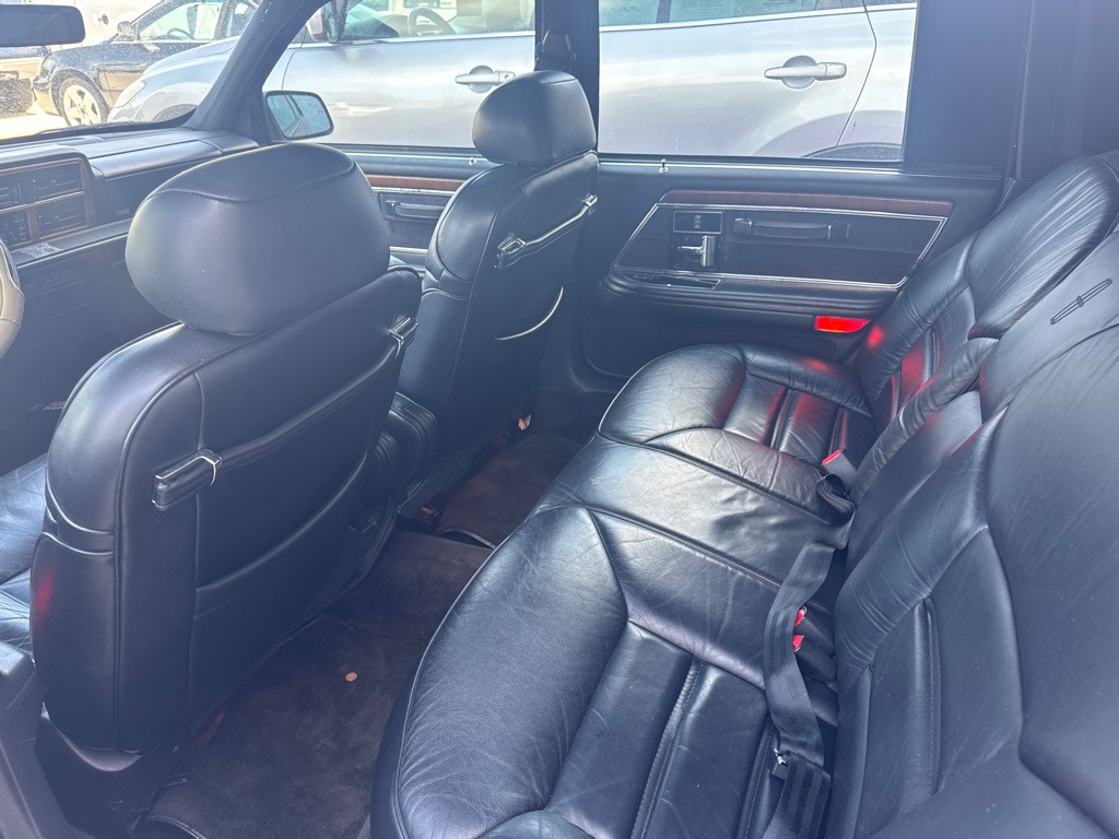 1991 Lincoln Continental Image 5