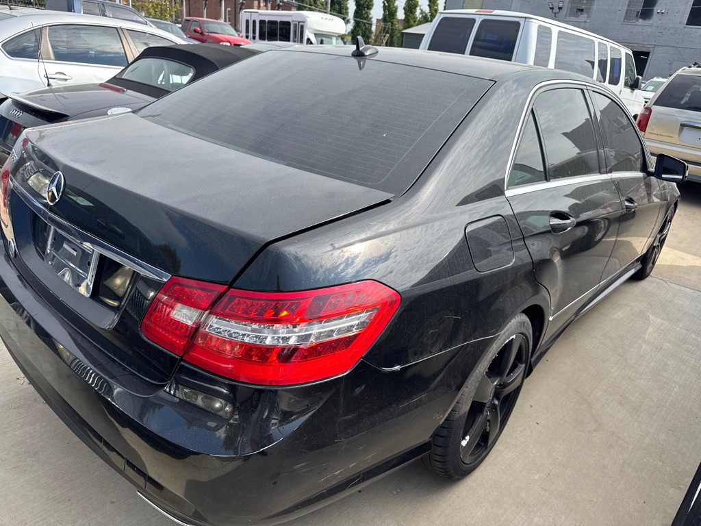 2011 Mercedes-Benz E-Class Image 2