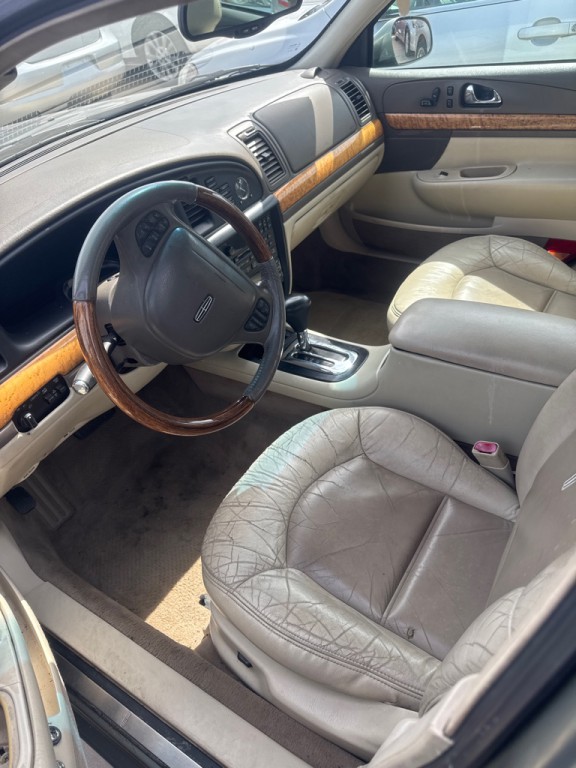 2000 Lincoln Continental Image 2