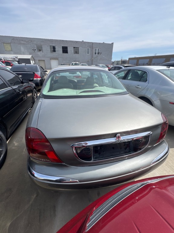 2000 Lincoln Continental Image 3