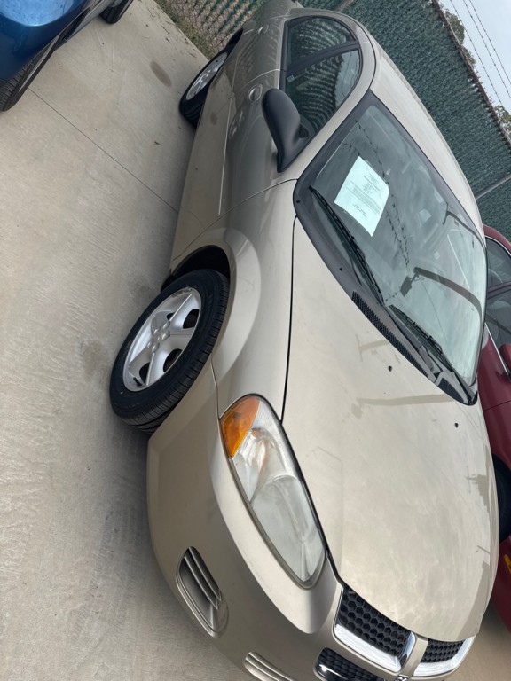 2004 Dodge Stratus Image 2