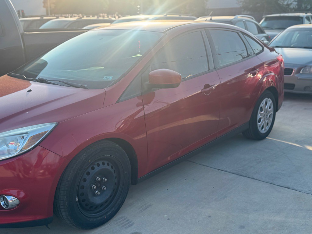 2012 Ford Focus Image 2