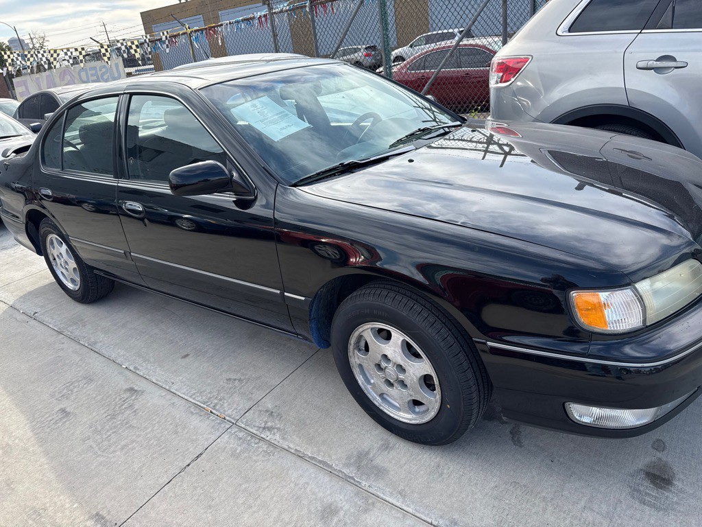 1998 INFINITI I30 Image 2