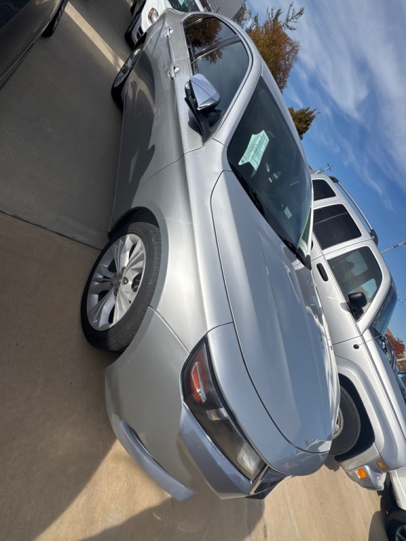 2017 Chevrolet Impala Image 2