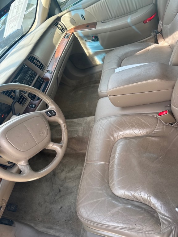 2000 Buick Park Avenue Image 2