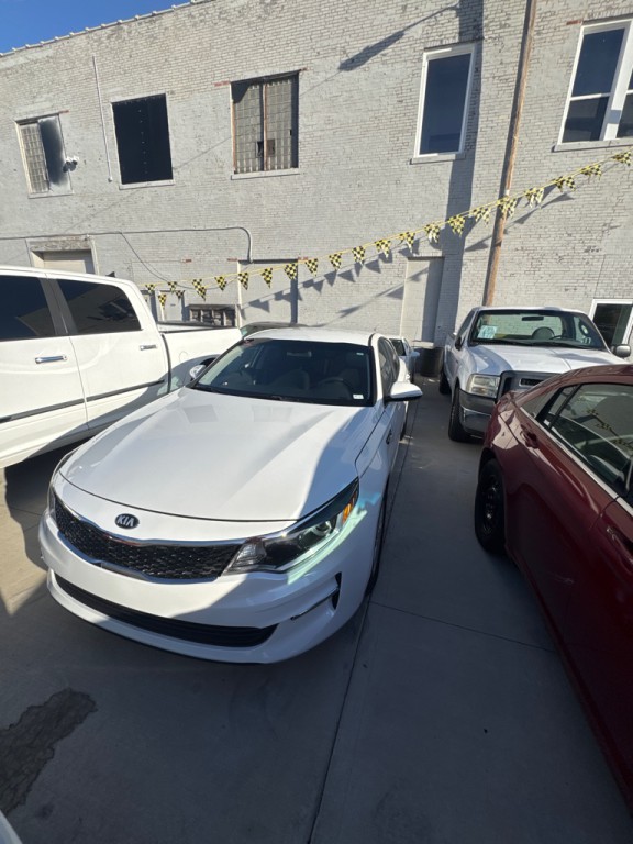 2016 Kia Optima Image 2