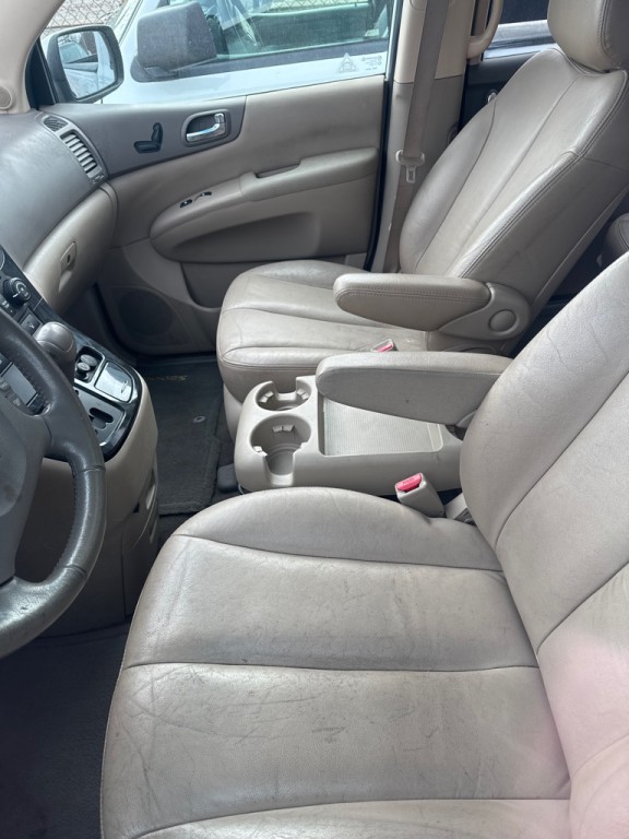 2011 Kia Sedona Image 4