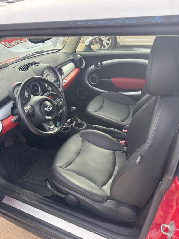 2013 MINI Cooper Image 5