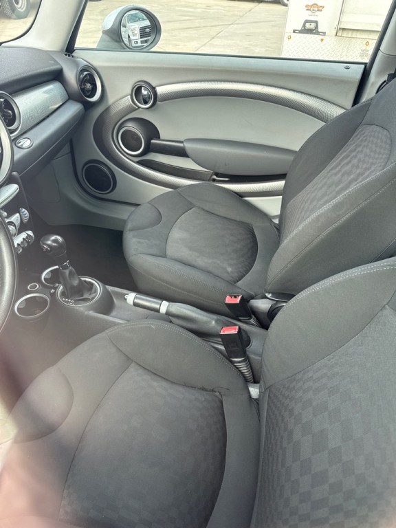 2008 MINI Cooper Image 3