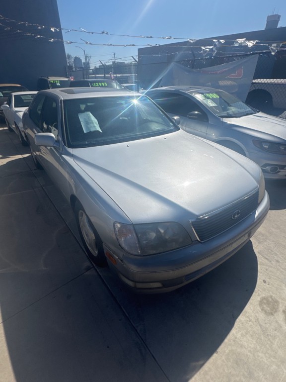 1999 Lexus LS Image 1
