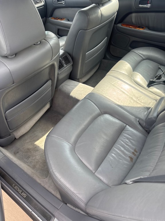 1999 Lexus LS Image 4