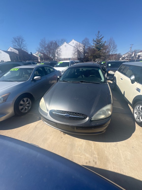 2002 Ford Taurus Image 1