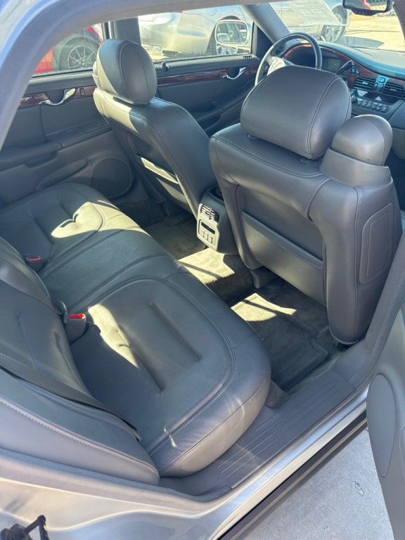 2002 Cadillac DeVille Image 4