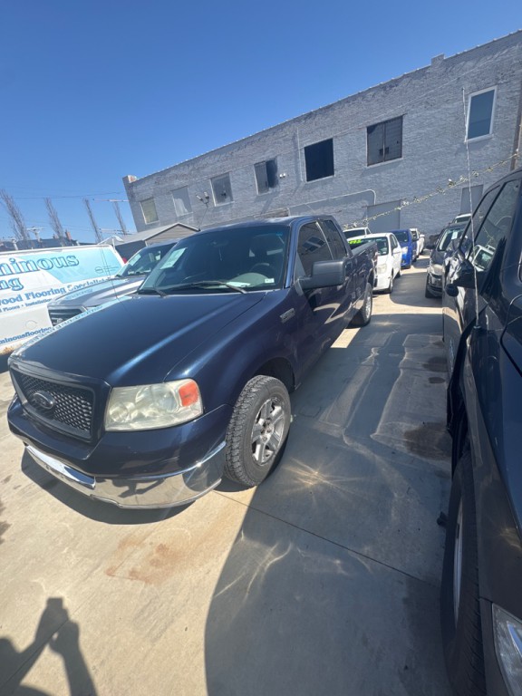 2004 Ford F-150 Image 2